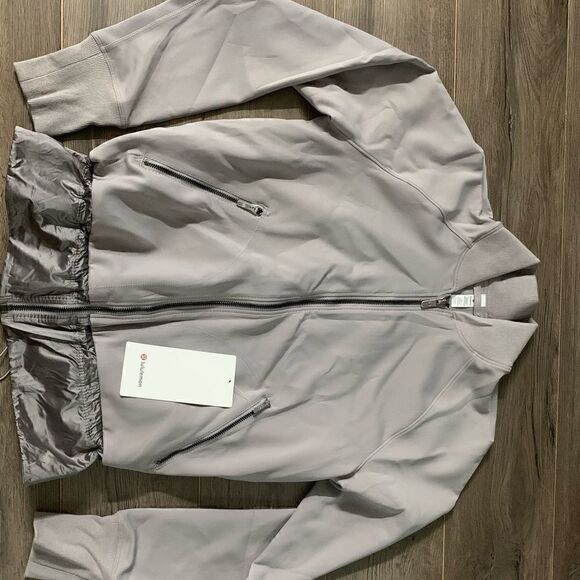 - Lululemon jacket new S - Picture 2 of 5